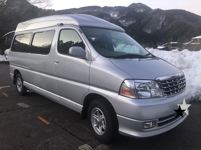 2004年式グランドハイエース（特装車）外観側面